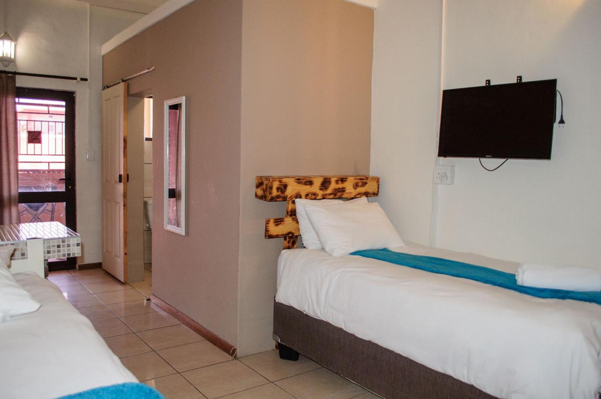 Oceanlife Guesthouse And Restaurant Luederitz Bagian luar foto