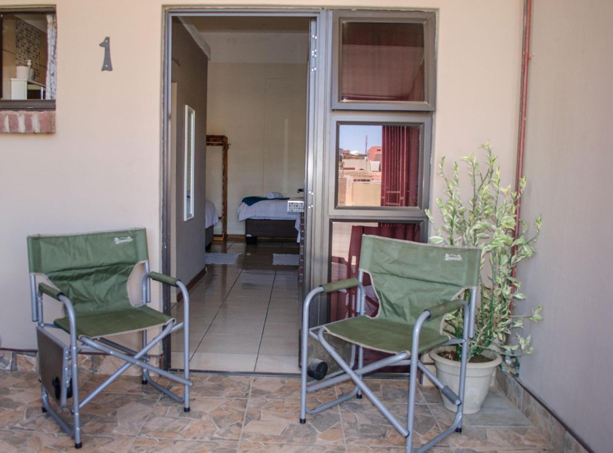 Oceanlife Guesthouse And Restaurant Luederitz Bagian luar foto