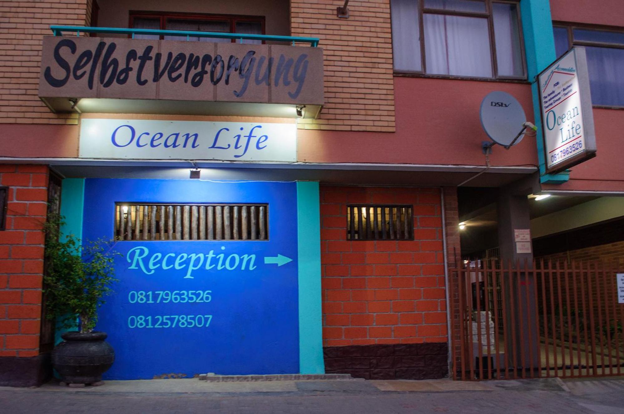 Oceanlife Guesthouse And Restaurant Luederitz Bagian luar foto