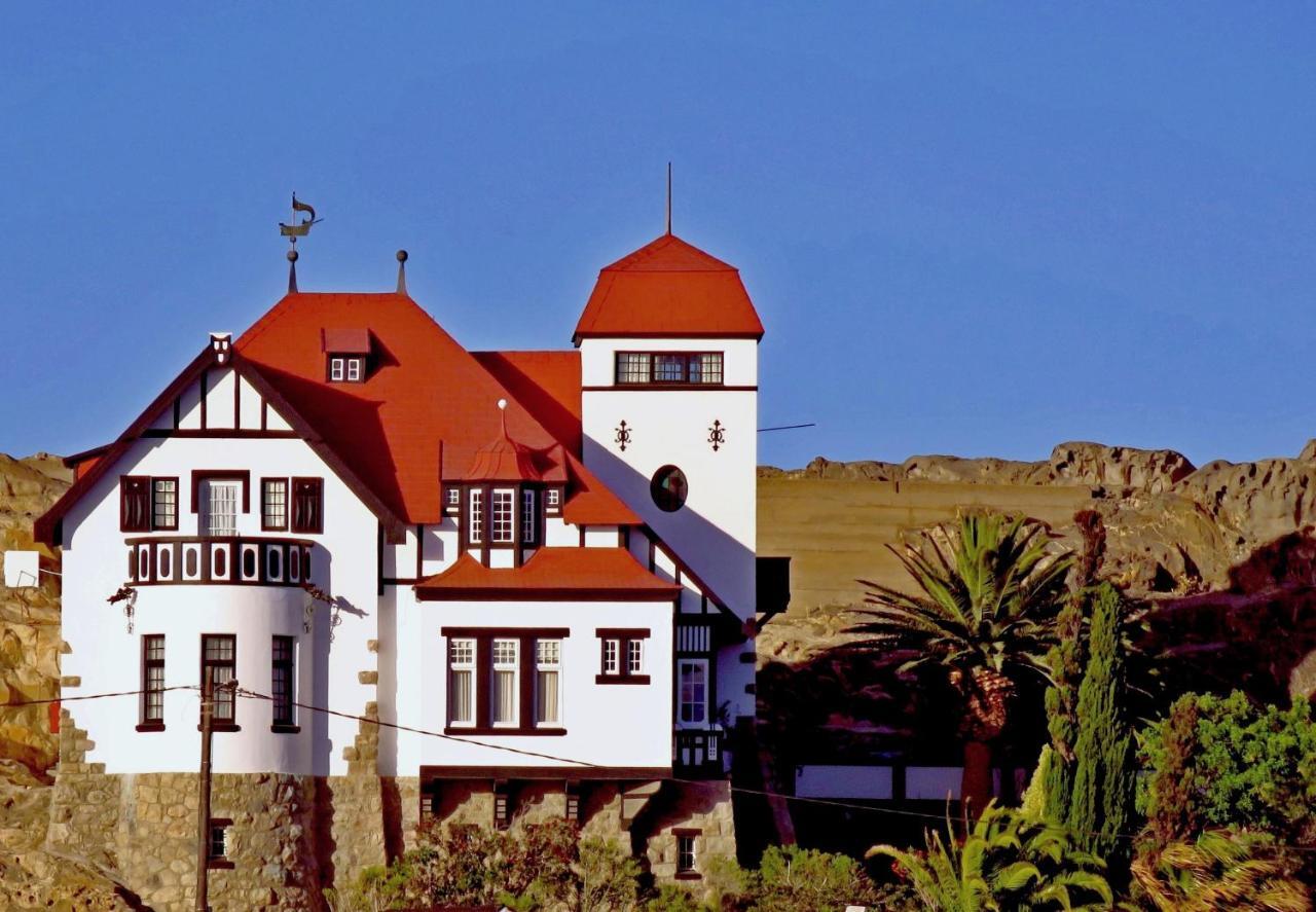 Oceanlife Guesthouse And Restaurant Luederitz Bagian luar foto